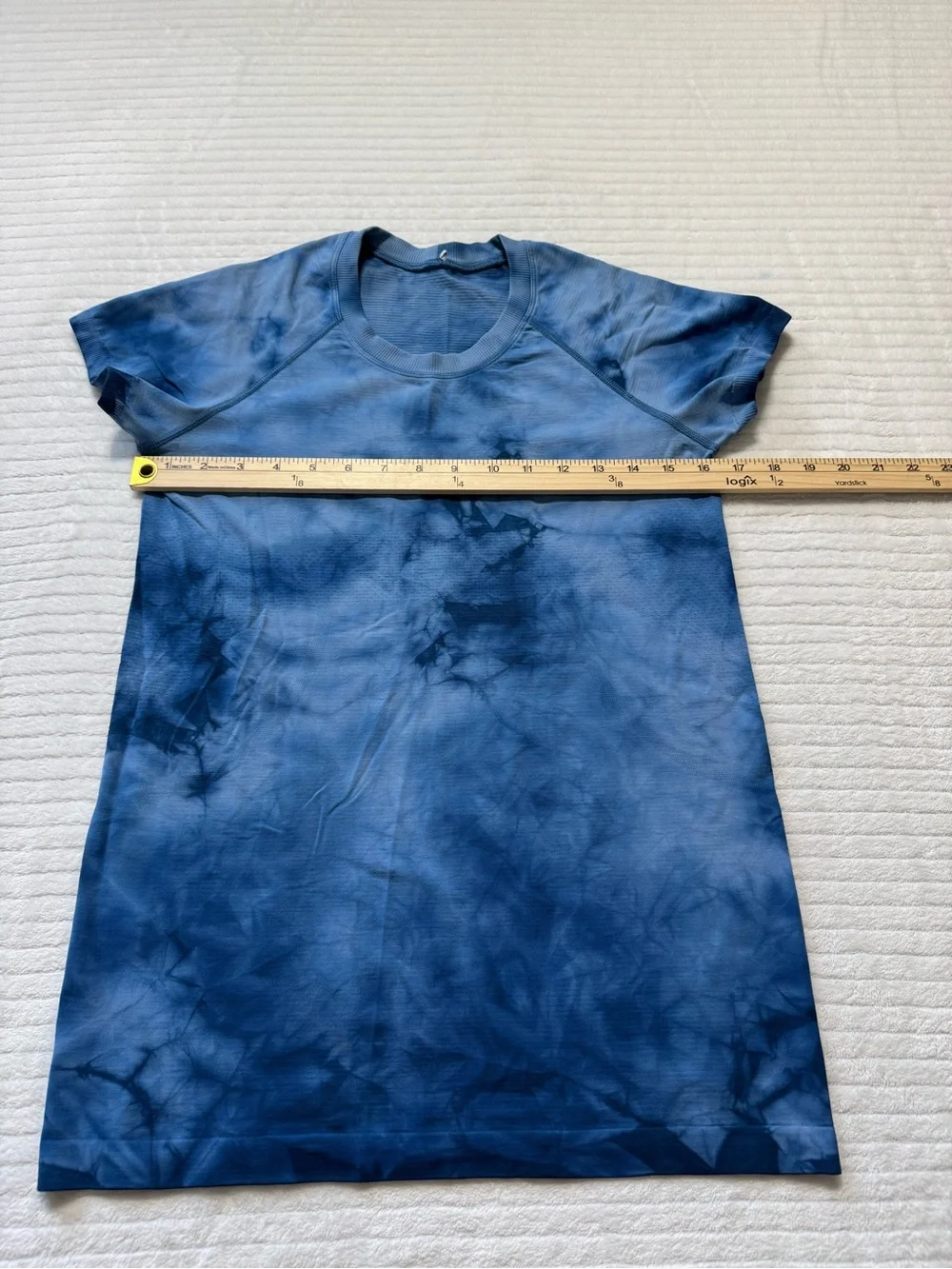 lululemon athletica Blue Tie-Dye Short Sleeve Crew Tee